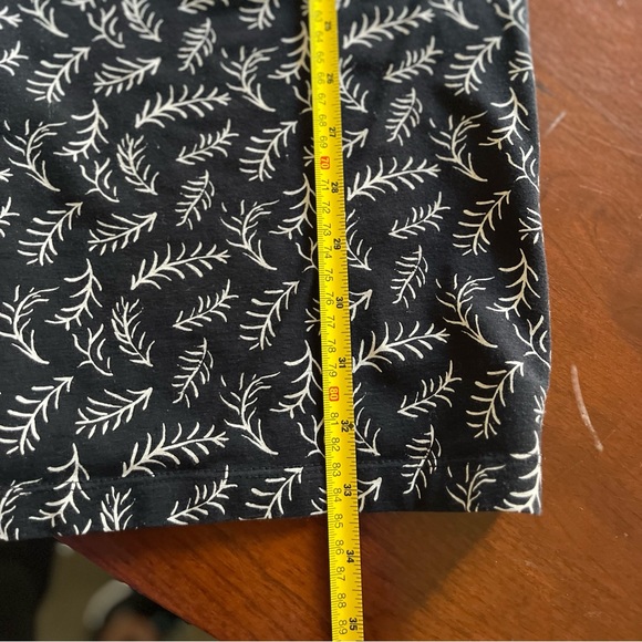 OLD NAVY Women's Sz Petite M Black Leaf Print Stretch Knit Dress - Picture 4 of 8